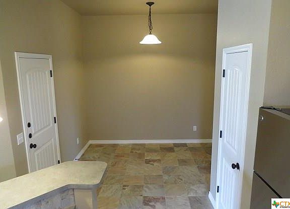 5th image of 402 Sladecek Dr #B