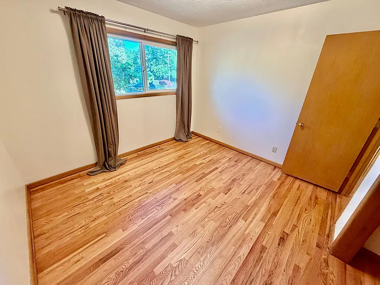 1712 SE 104th Ave — Photo 25