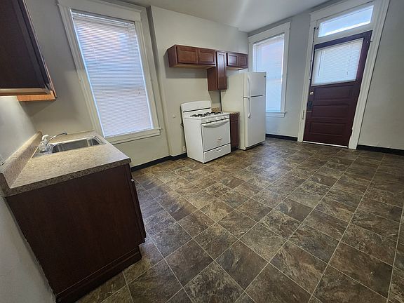 2nd image of 5224 Louisiana Ave #2F