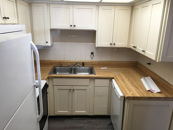 2nd image of 1320 Moreland Dr Unit 13