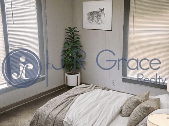 5th image of 805 W Yeagua St