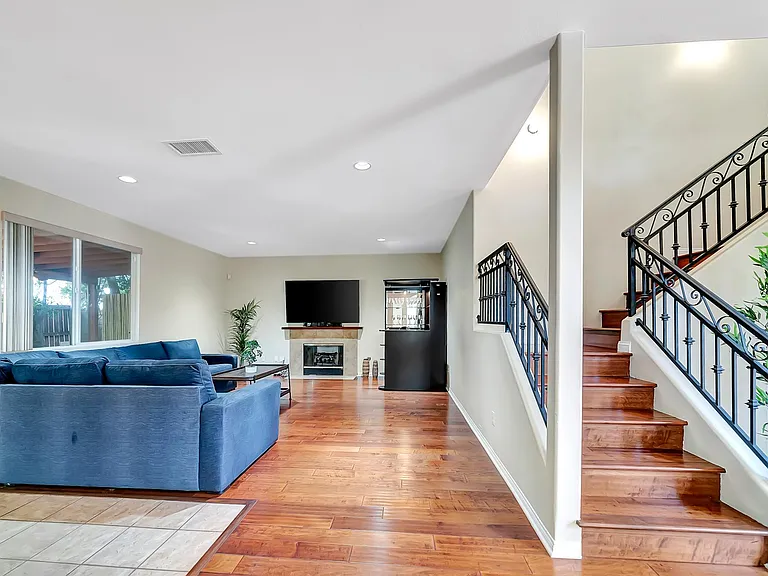 19316 Lavi Ct — Photo 31