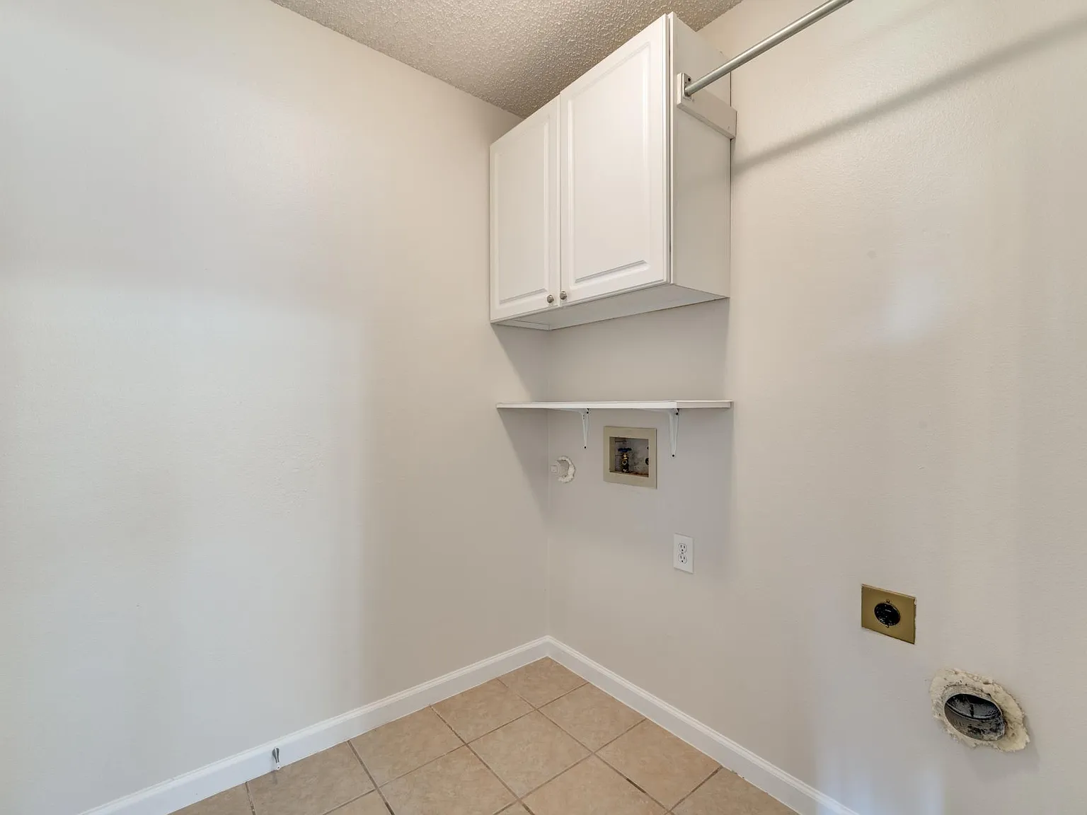 3 bed, 1684 sqft, $2,700 — Photo 4