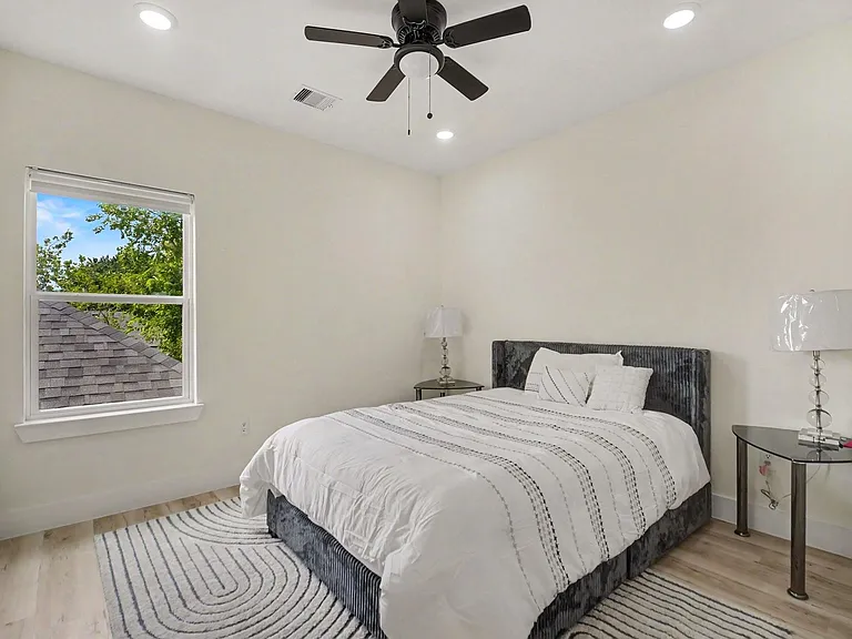 4310 Alice St — Photo 12