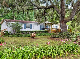 16435 Sweetwater Rd, Dade City, FL 33523