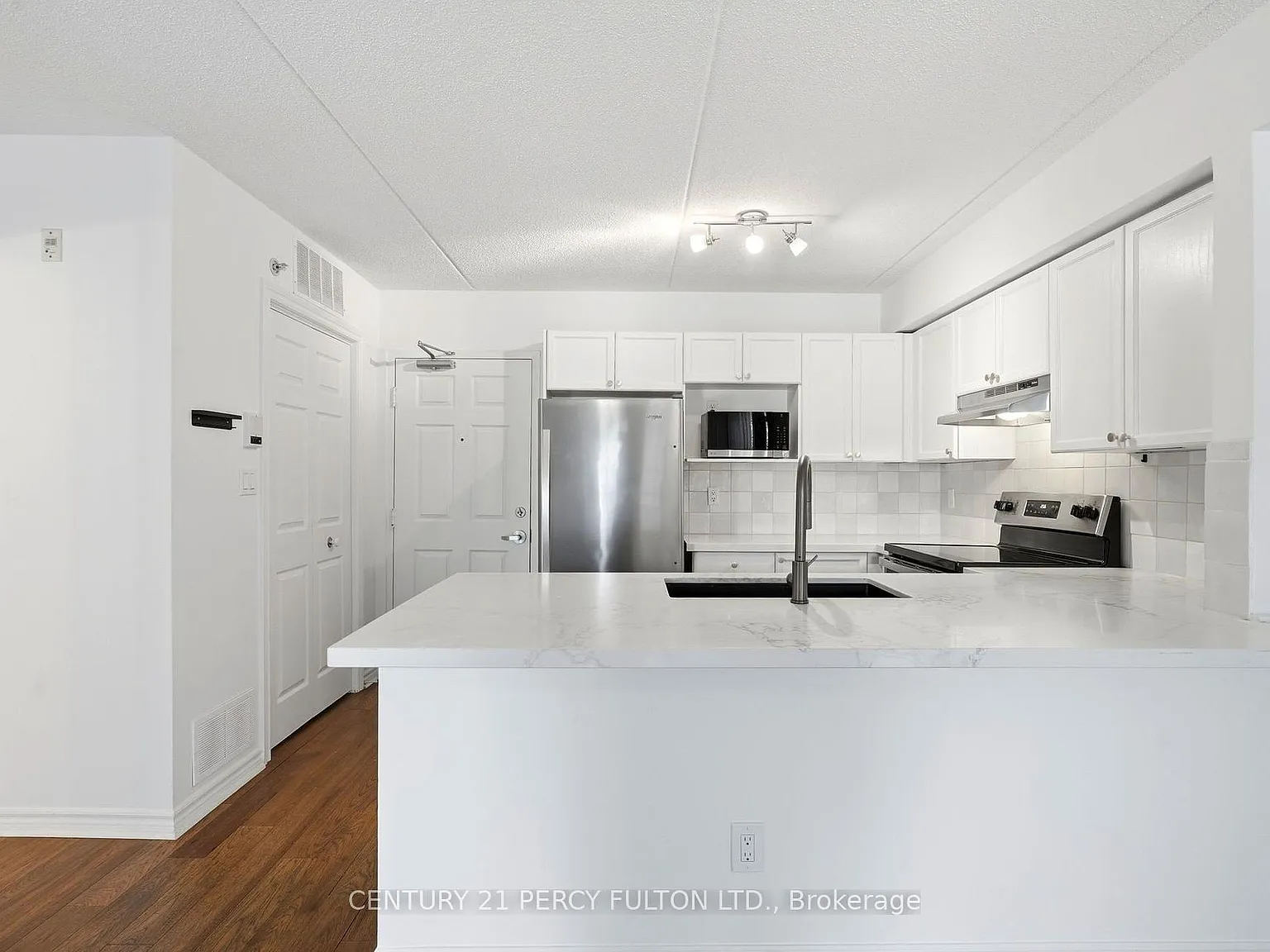 2 bed, $2,700 — Photo 3