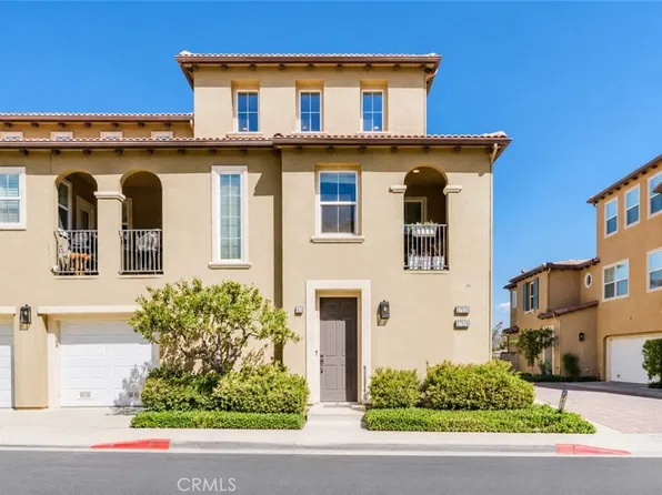 27028 Pebble Beach Dr, Valencia, CA 91381