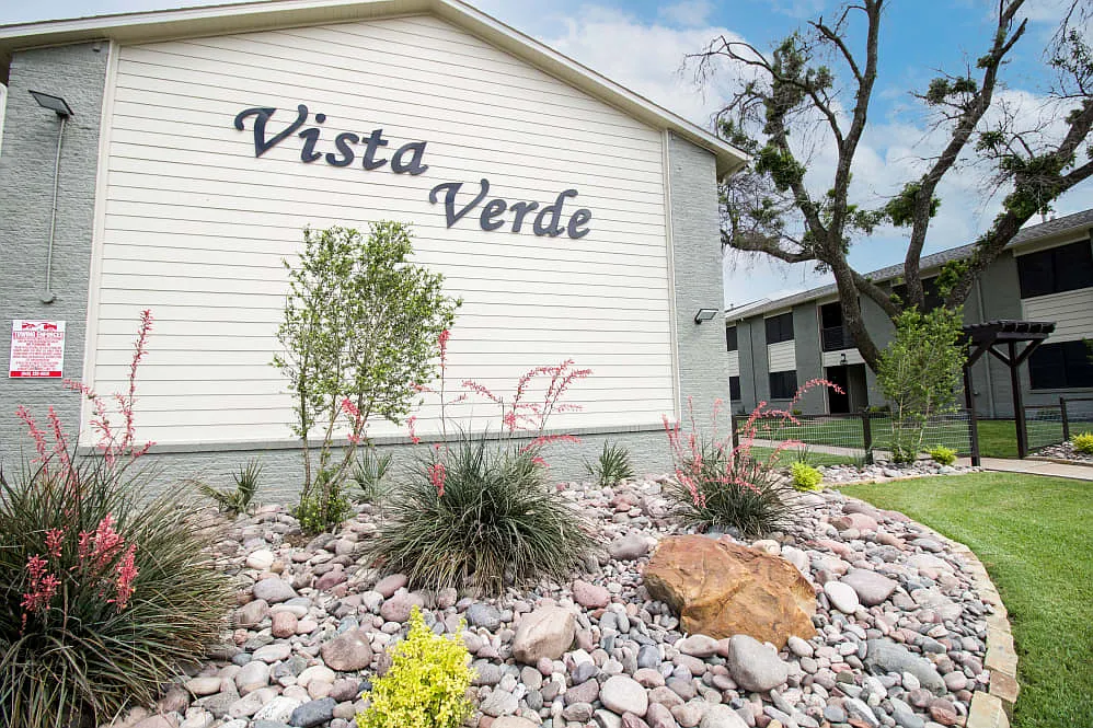 Vista Verde — Photo 1