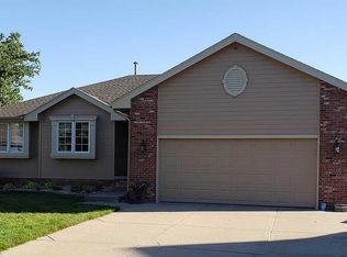 15719 Madison Cir, Omaha, NE 68135
