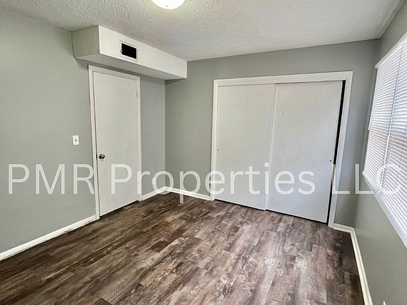 4th image of 217 S 1st St APT 4