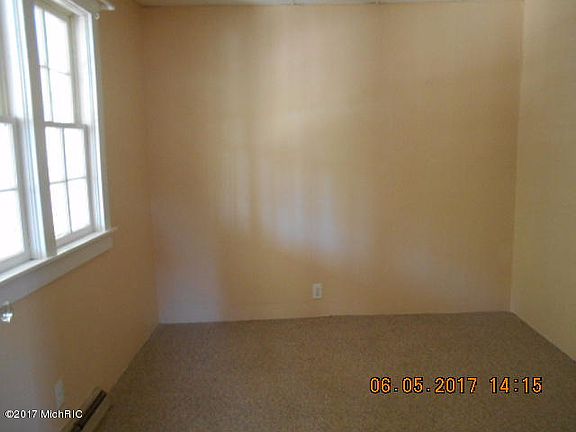 2nd image of 816 N Harrison St