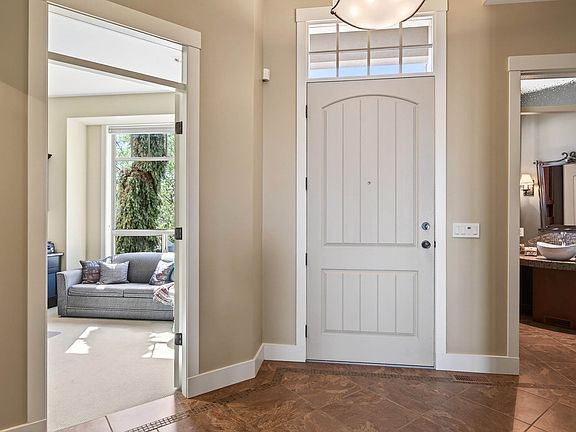 2nd image of 424 Azure Pl