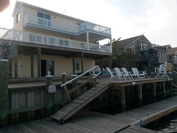 NEW BULKHEAD AND DOCKS