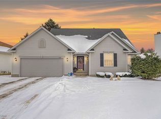 2939 Woodcrest Dr, Akron, OH 44333