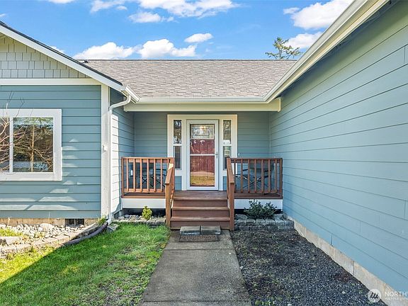 4th image of 626 Duck Lake Drive SE