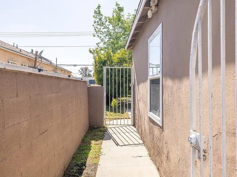 S 4th Ave — Photo 19