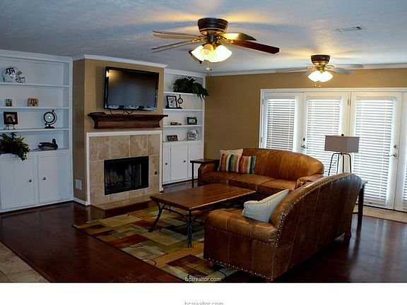 2nd image of 1110 Bayou Woods Dr