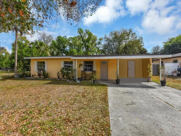2124 Gardenia Cir E, North Fort Myers, FL 33917
