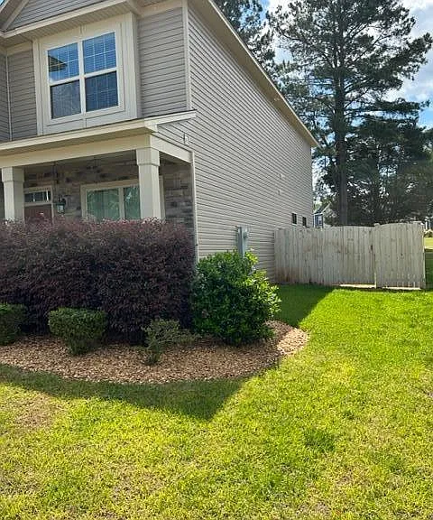 1773 Trevino Dr — Photo 2