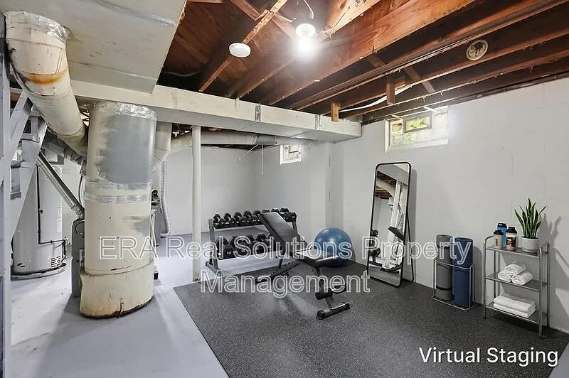 3 bed, 1.0 bath, 992 sqft, $1,250 — Photo 4