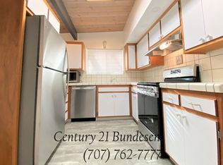 2048 Woodside Dr, Santa Rosa, CA 95404