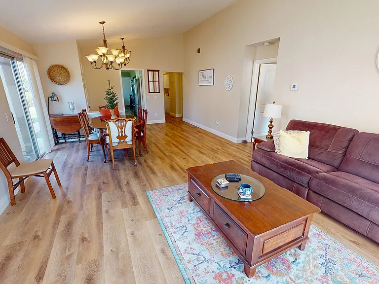 14640 Marymount St — Photo 4