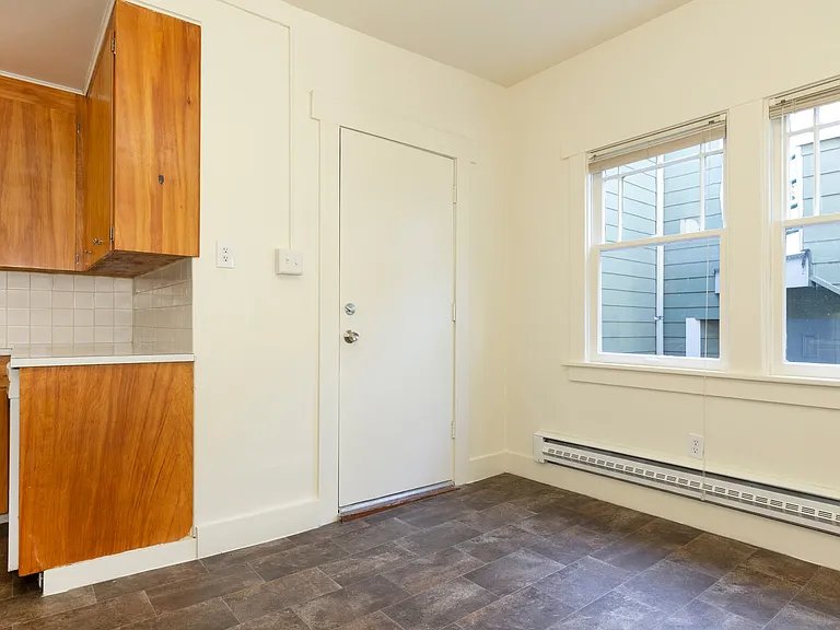 Evanston Apartments - Located on the north side of Fremont — Photo 26