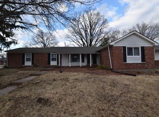 2105 Somerset Dr, Florissant, MO