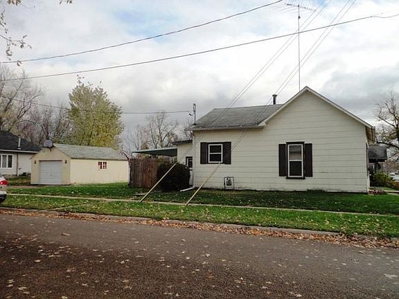 5th image of 702 S 7th St