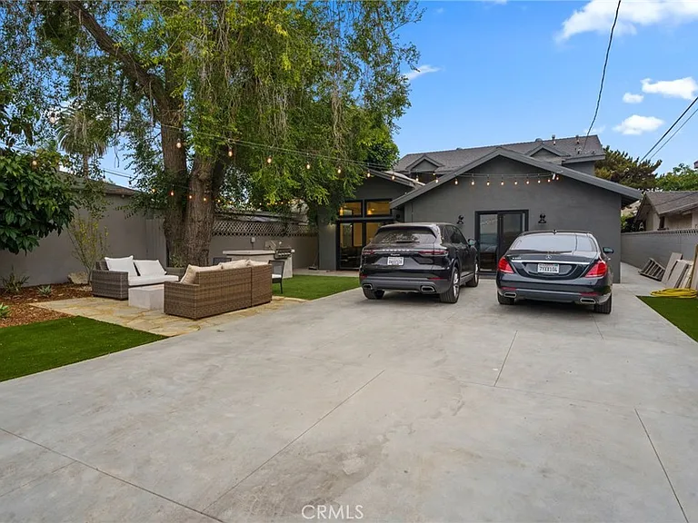 2428 Glyndon Ave — Photo 31