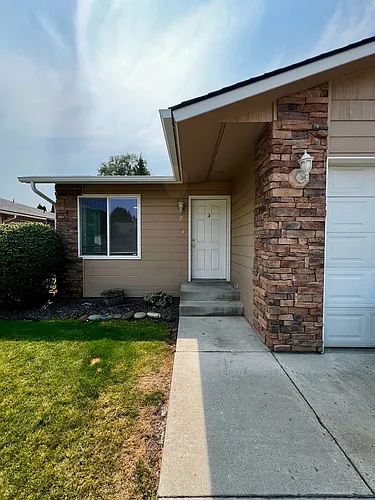 1309 S 75th Ave Photo 1