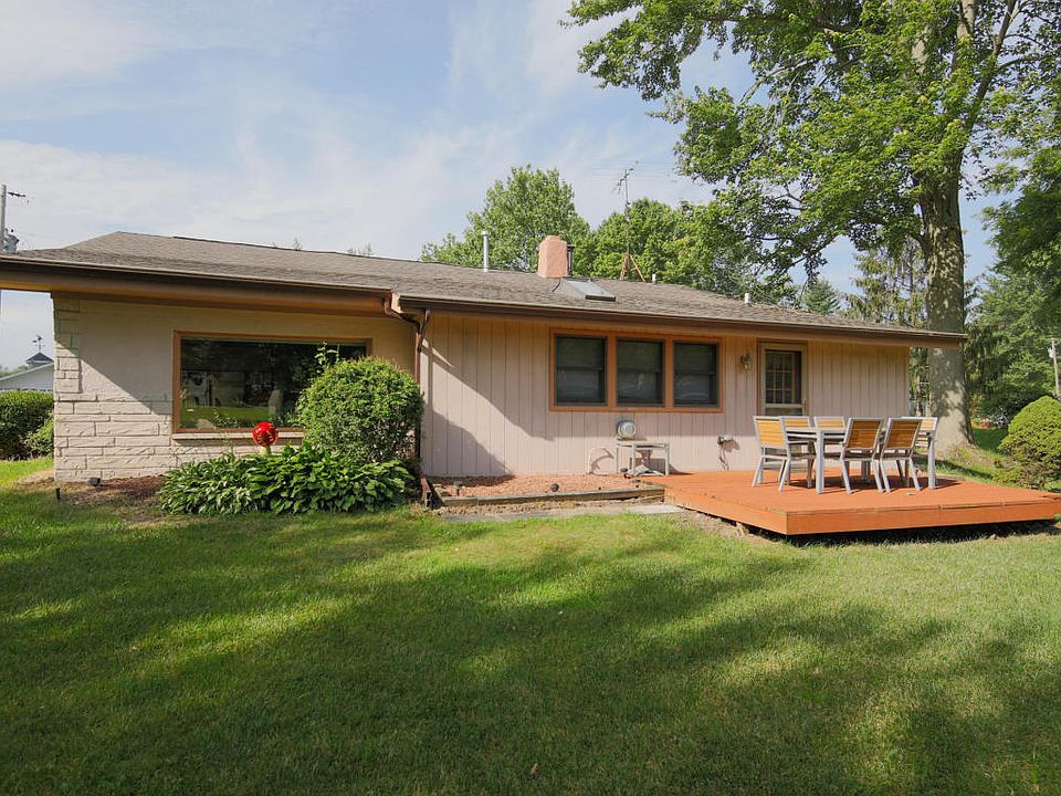 1st image of 46958 Island Dr