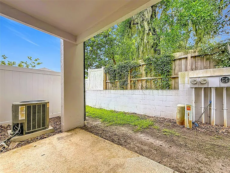 2113 NE 38th Ave — Photo 41