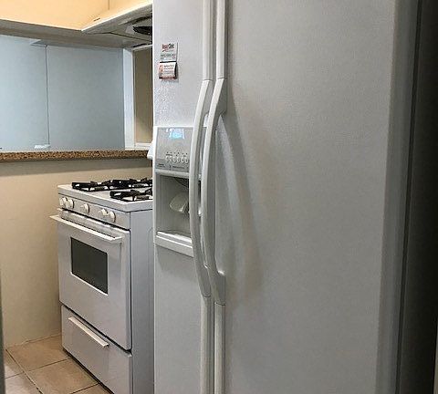 3rd image of 404 W Sequoia St