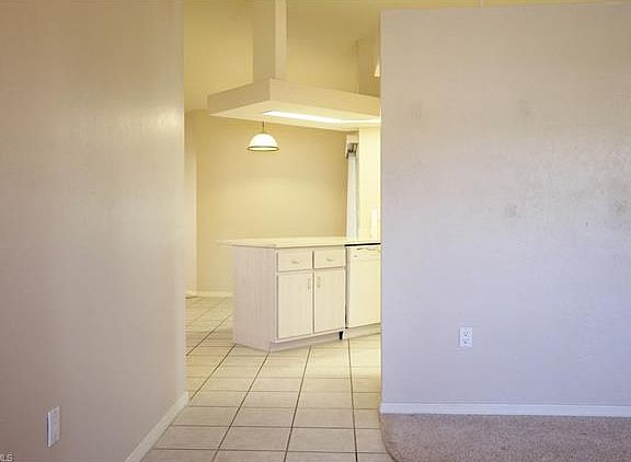 4th image of 4611 SW 20th Pl