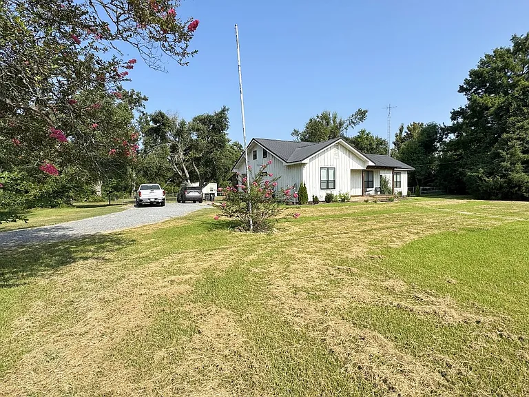 993 Highway 17 — Photo 2