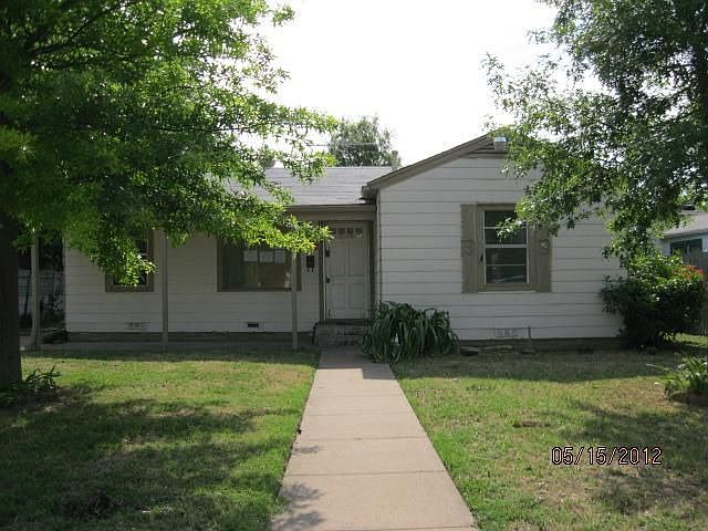 1st image of 402 NE 28th St