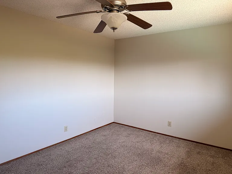 150 Yorkshire Ct #C — Photo 7