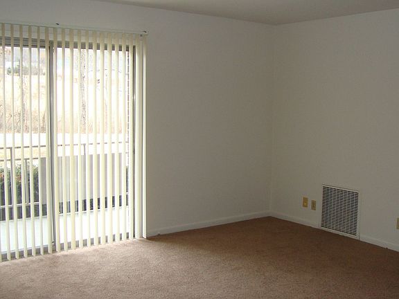 2nd image of 616 Washington St SE APT 12