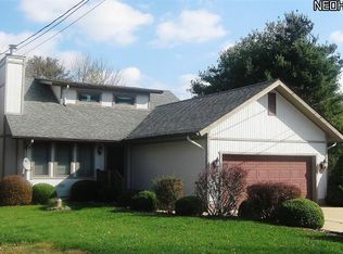 1202 Lincoln St, Sherrodsville, OH 44675