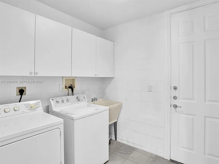 20780 NE 32nd Ave — Photo 27