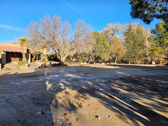 3rd image of 625 Camino De Corrales Del N