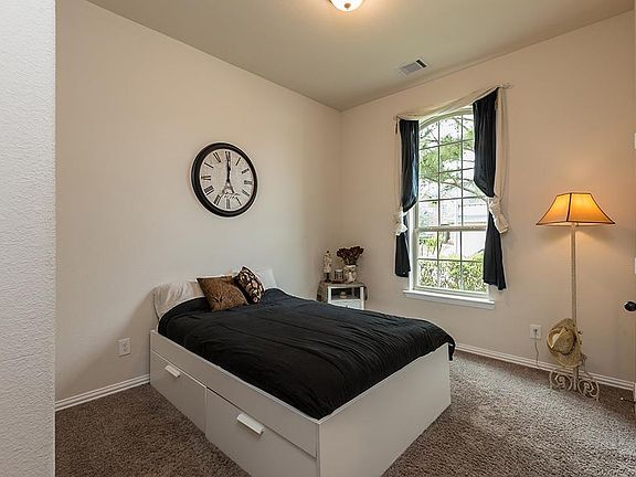 5th image of 17114 Mount Loretto Ct