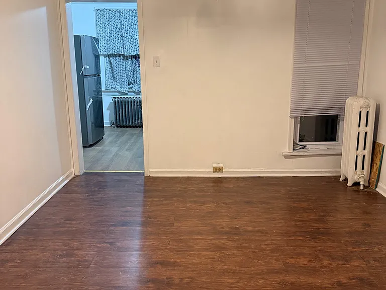 5829 N Woodstock St — Photo 9