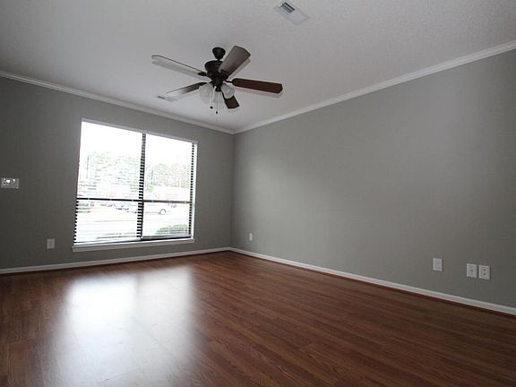 5th image of 23 Upton Ct