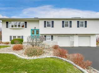 8 Hillside Dr, Thiells, NY 10984