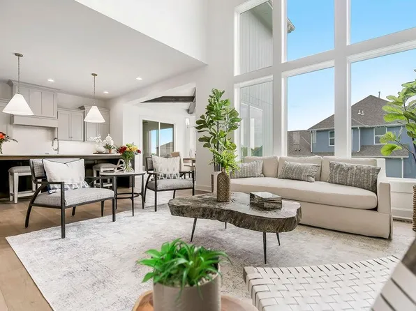 16743 S Hall St, Olathe, KS 66062