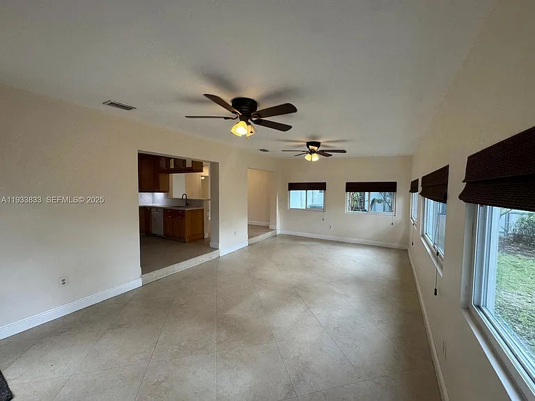 18600 SW 97th Ave — Photo 13
