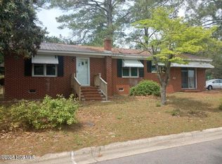100 S Haines St, Williamston, NC 27892