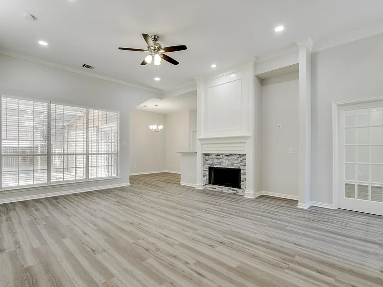 409 Lancashire Dr — Photo 9